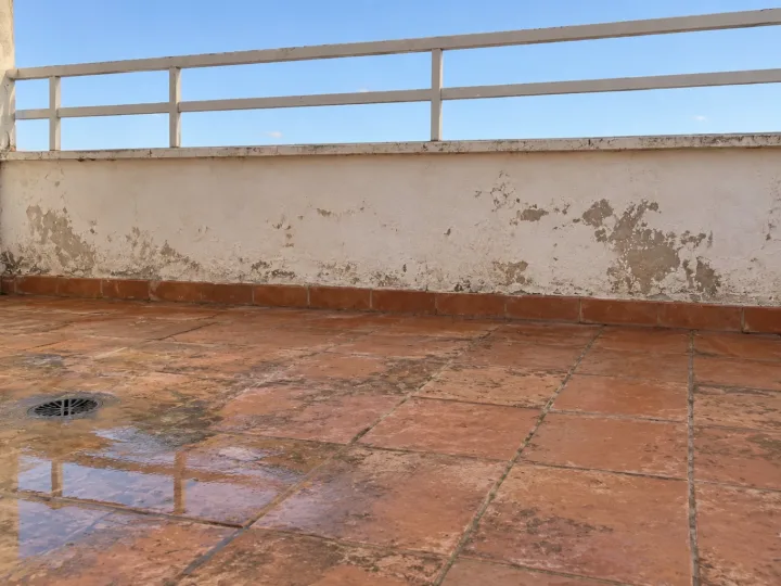 Terraza impermeabilizada en Manilva: antes de la obra